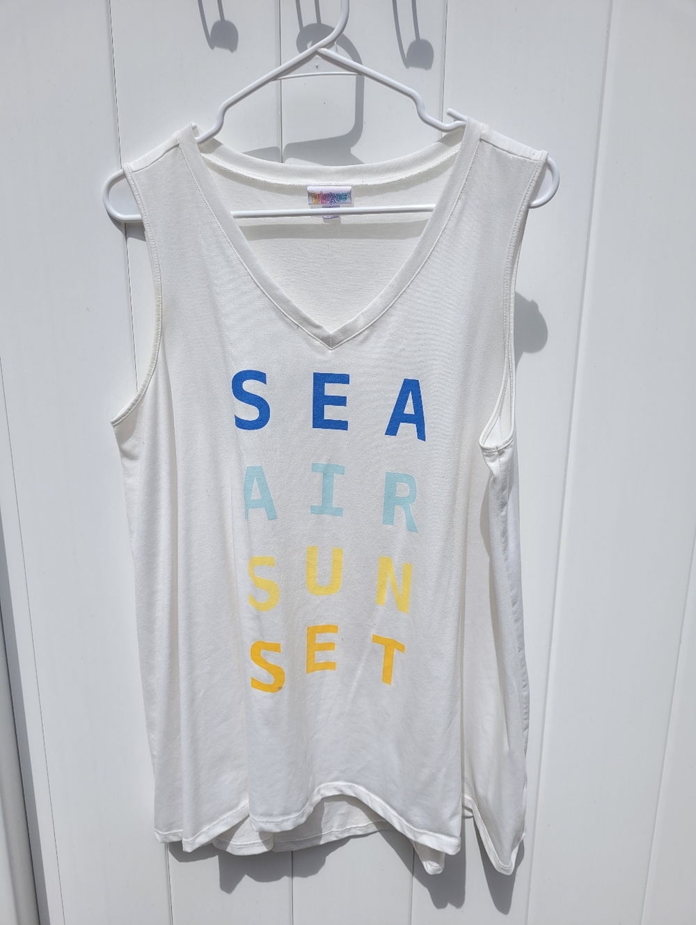 NWOT - Large LuLaRoe Perfect Tank